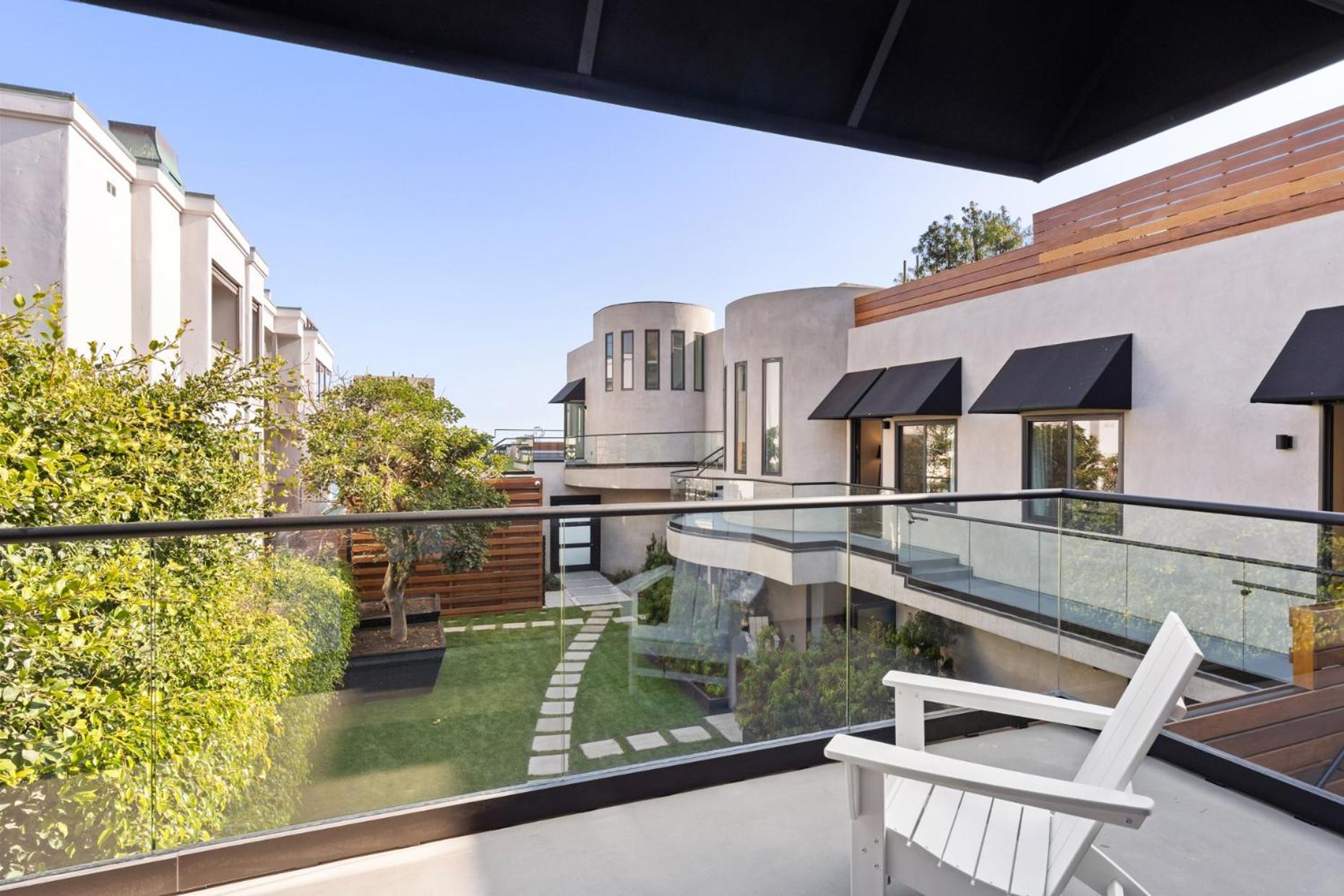 Malibu Sand Carbon Beach Suites Eksteriør bilde