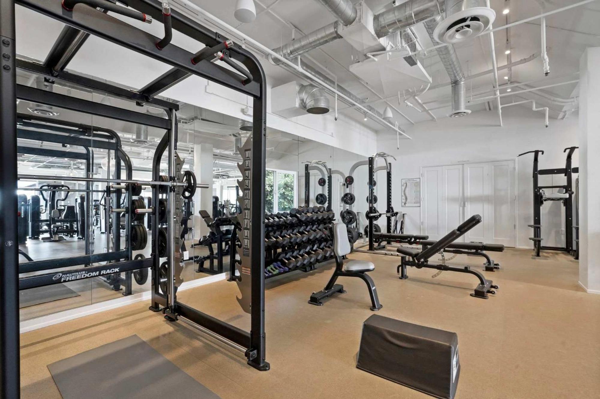 Malibu Sand Carbon Beach Suites Eksteriør bilde